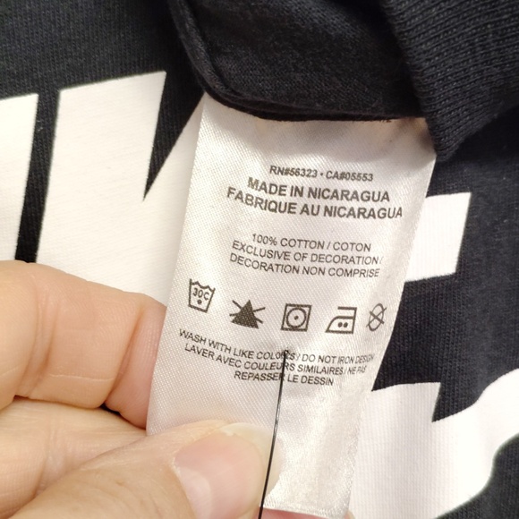 Nike Men's 3 Xlarge Black with White Swoosh - Picture 4 of 4